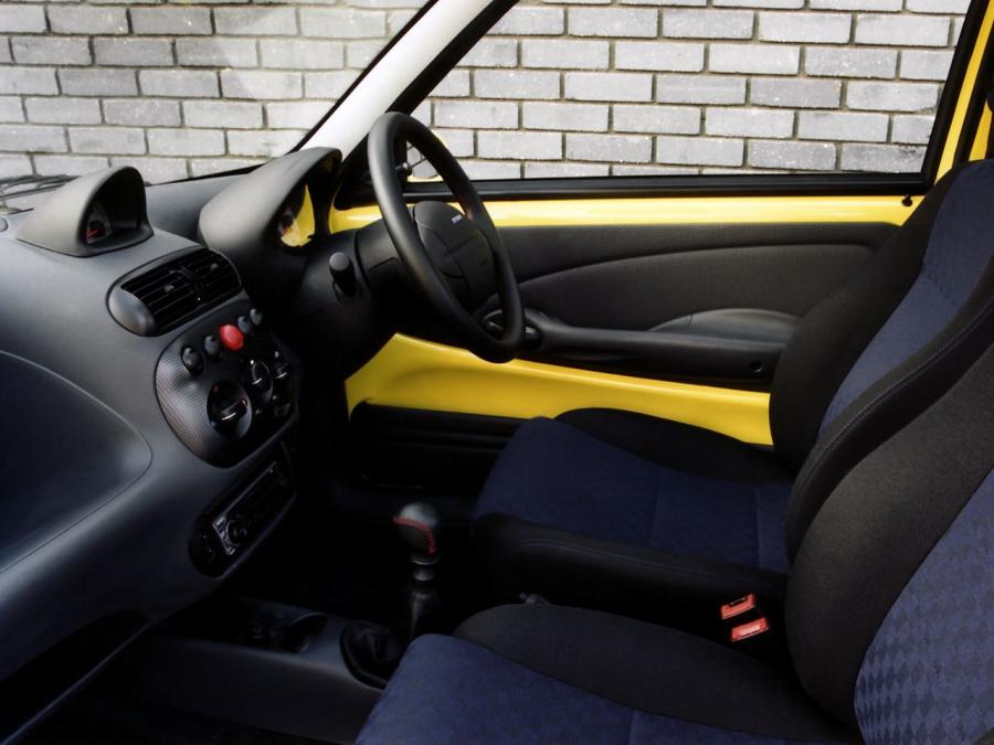Интерьер Fiat Seicento Sporting Abarth 1998 года  (UK) (фото 6 из 7)